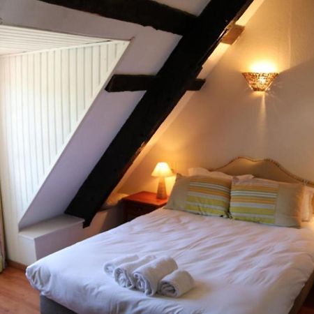 Bed and Breakfast Le Poisson Ivre Динан Экстерьер фото